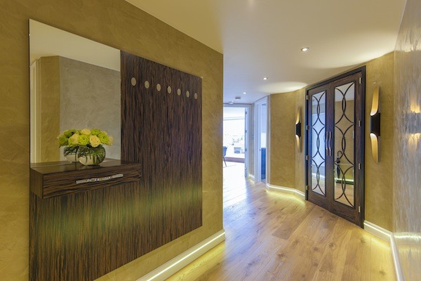 5 - 26TH - Entrance Hallway